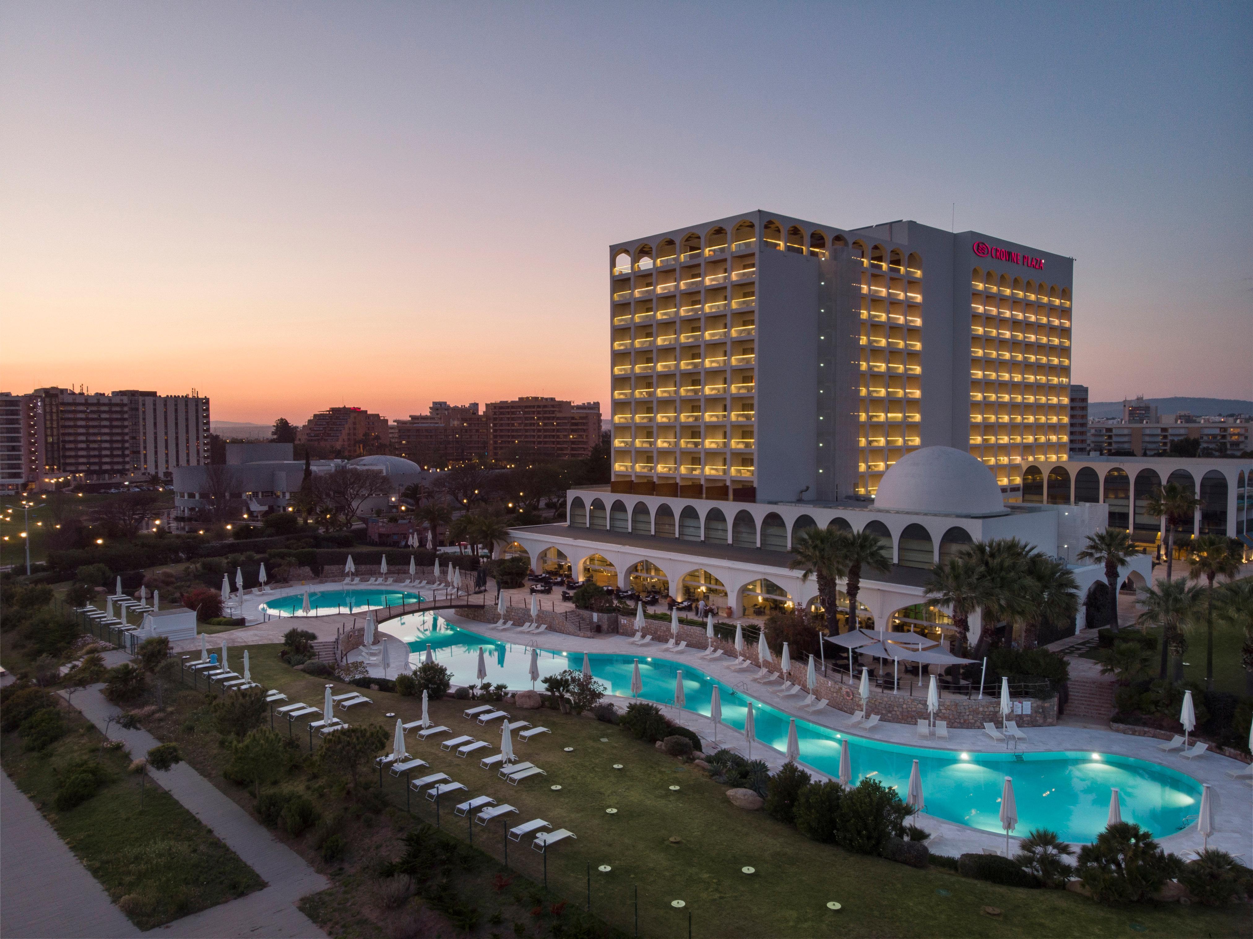 คราวน์ พลาซา วีลาโมวรา Hotel วิลาโมรา ภายนอก รูปภาพ Hilton Athens