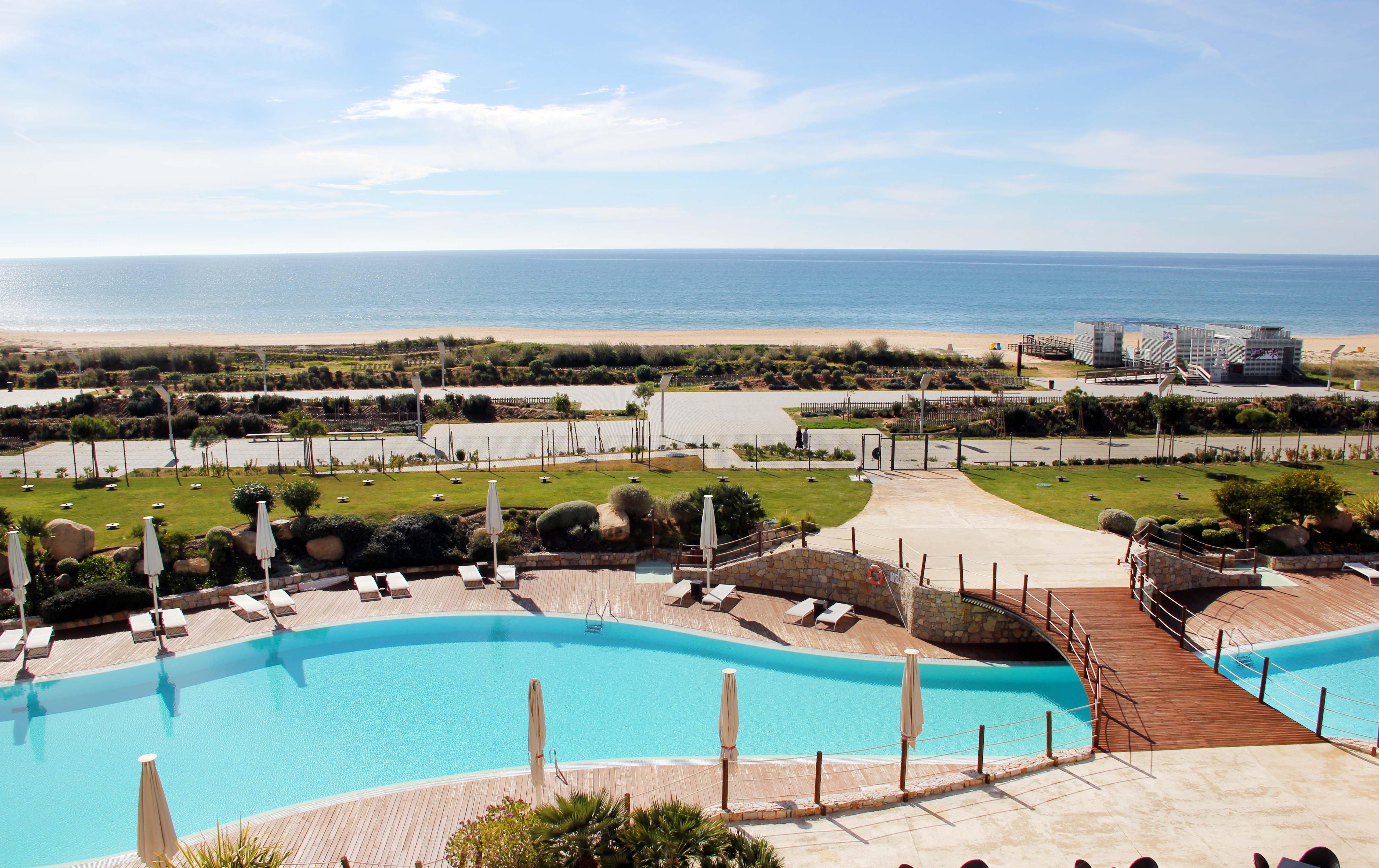 คราวน์ พลาซา วีลาโมวรา Hotel วิลาโมรา ภายนอก รูปภาพ View of the beach from the hotel