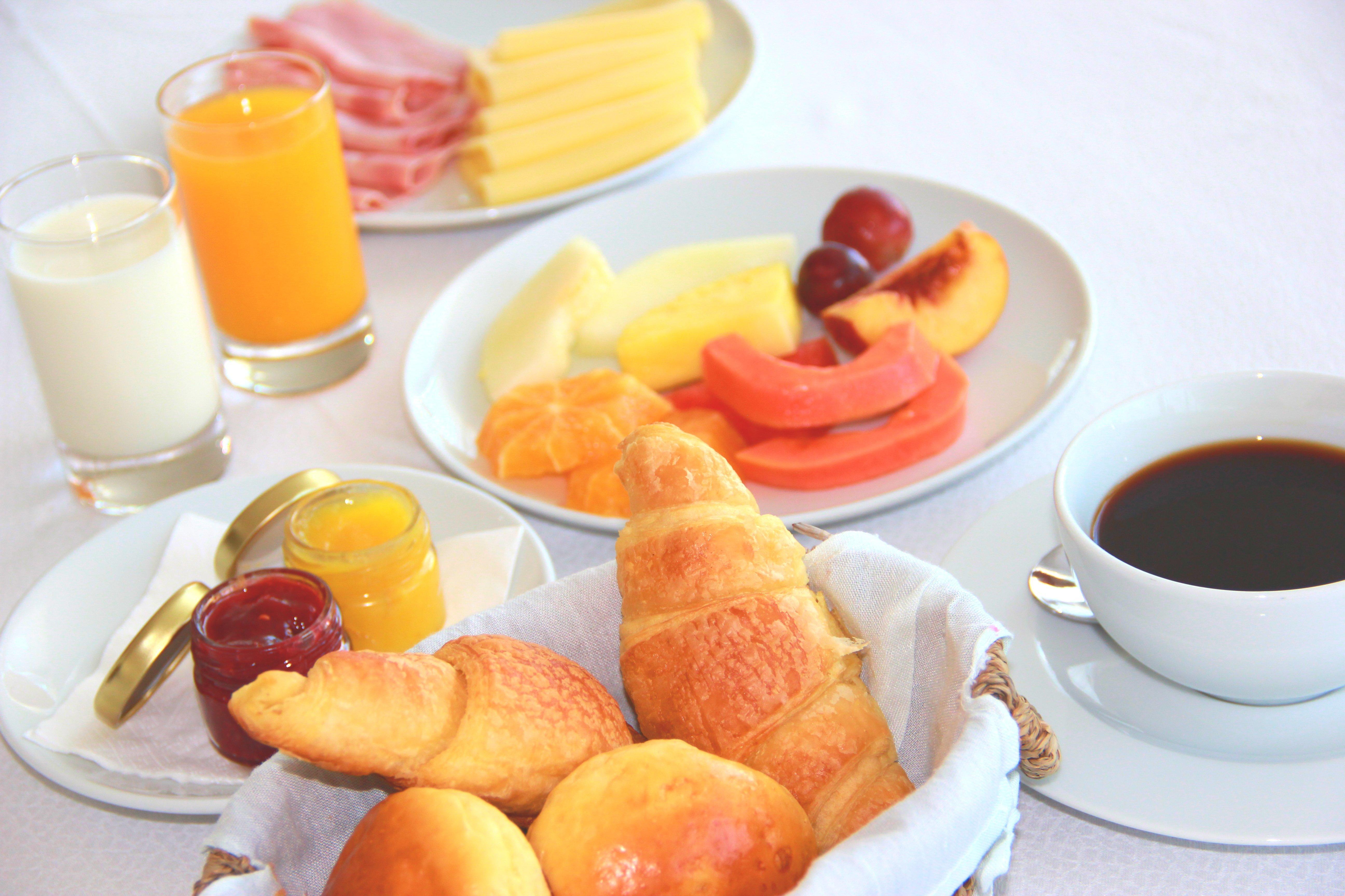 คราวน์ พลาซา วีลาโมวรา Hotel วิลาโมรา ภายนอก รูปภาพ A continental breakfast