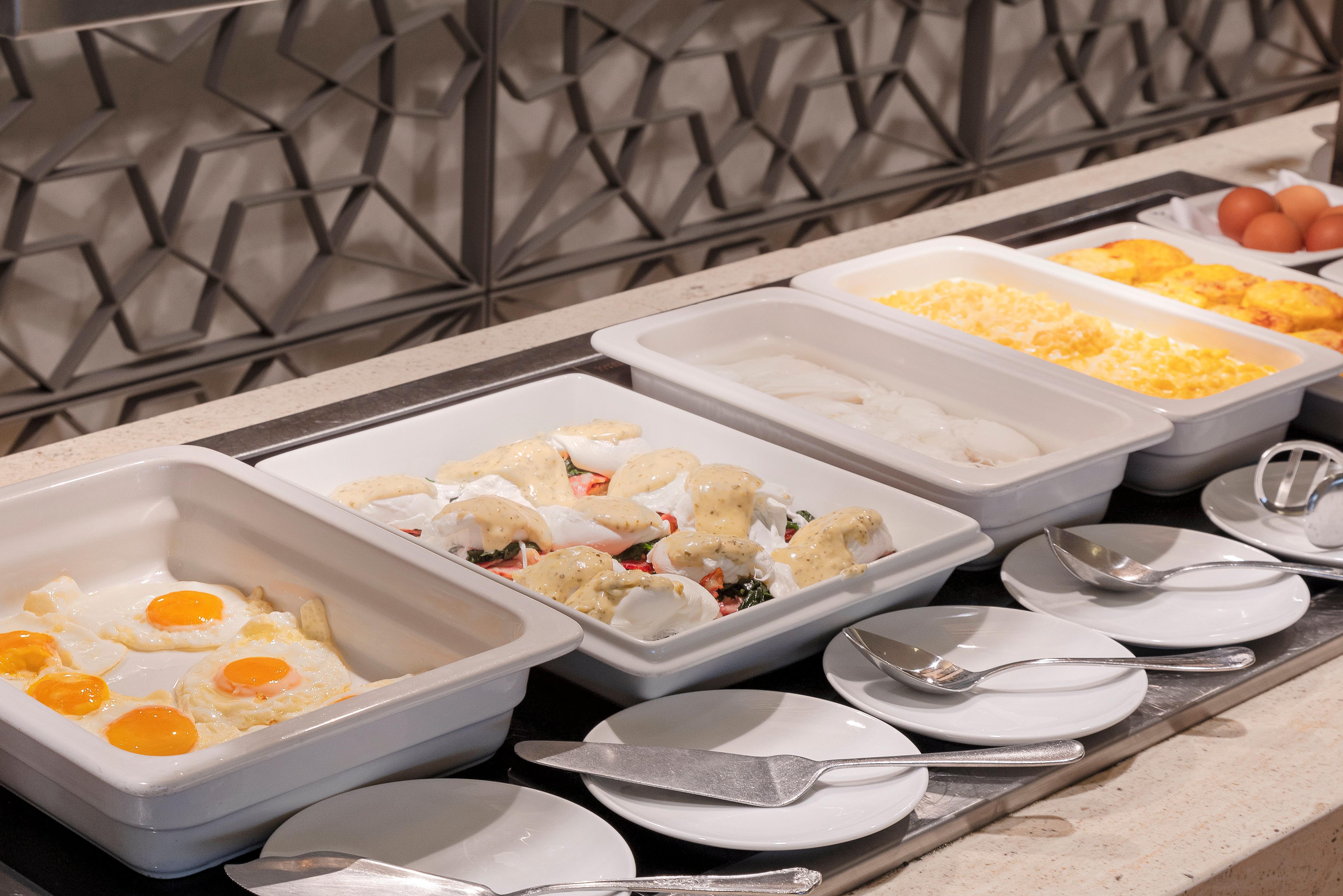 คราวน์ พลาซา วีลาโมวรา Hotel วิลาโมรา ภายนอก รูปภาพ A breakfast buffet