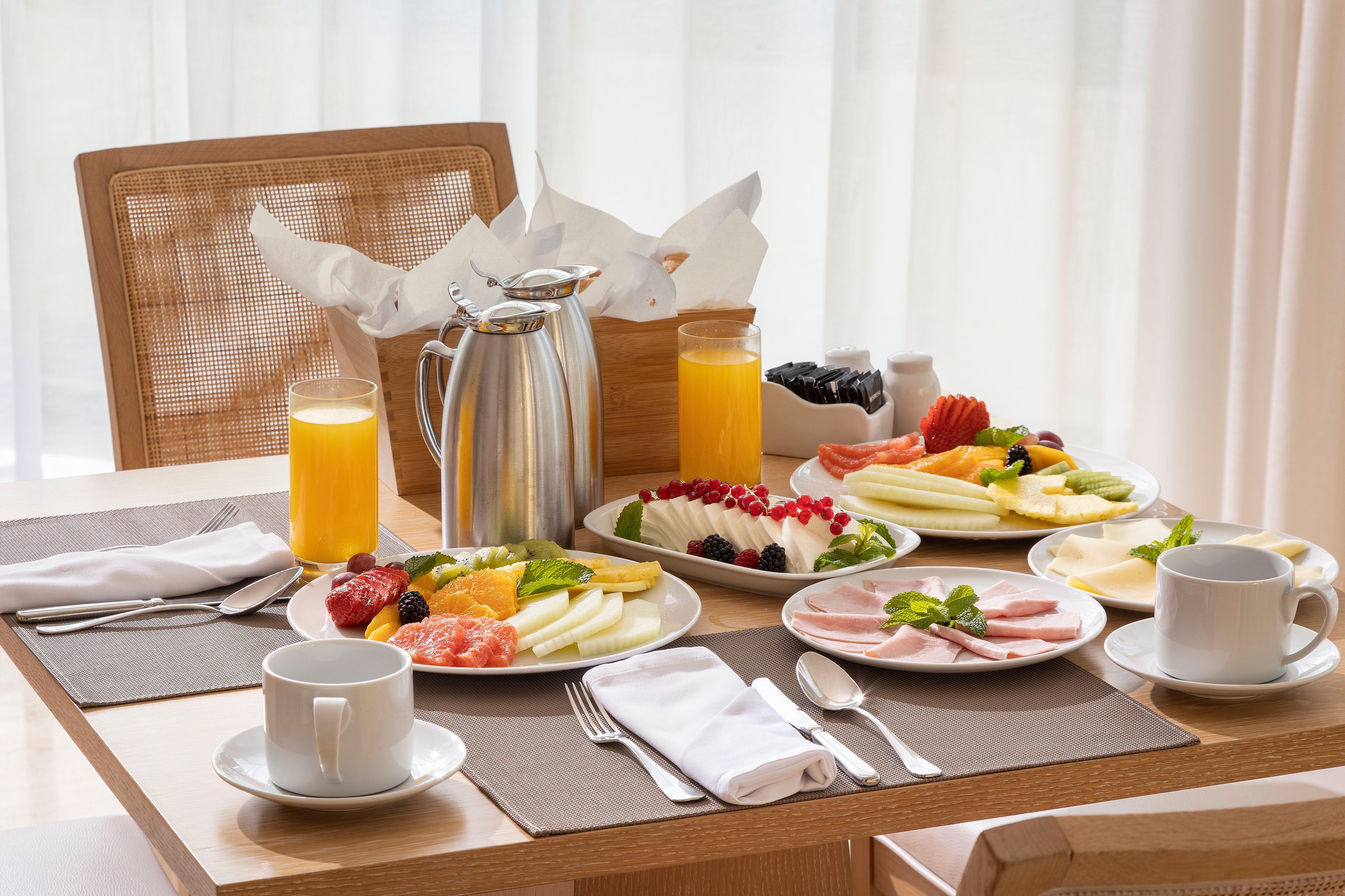 คราวน์ พลาซา วีลาโมวรา Hotel วิลาโมรา ภายนอก รูปภาพ A continental breakfast