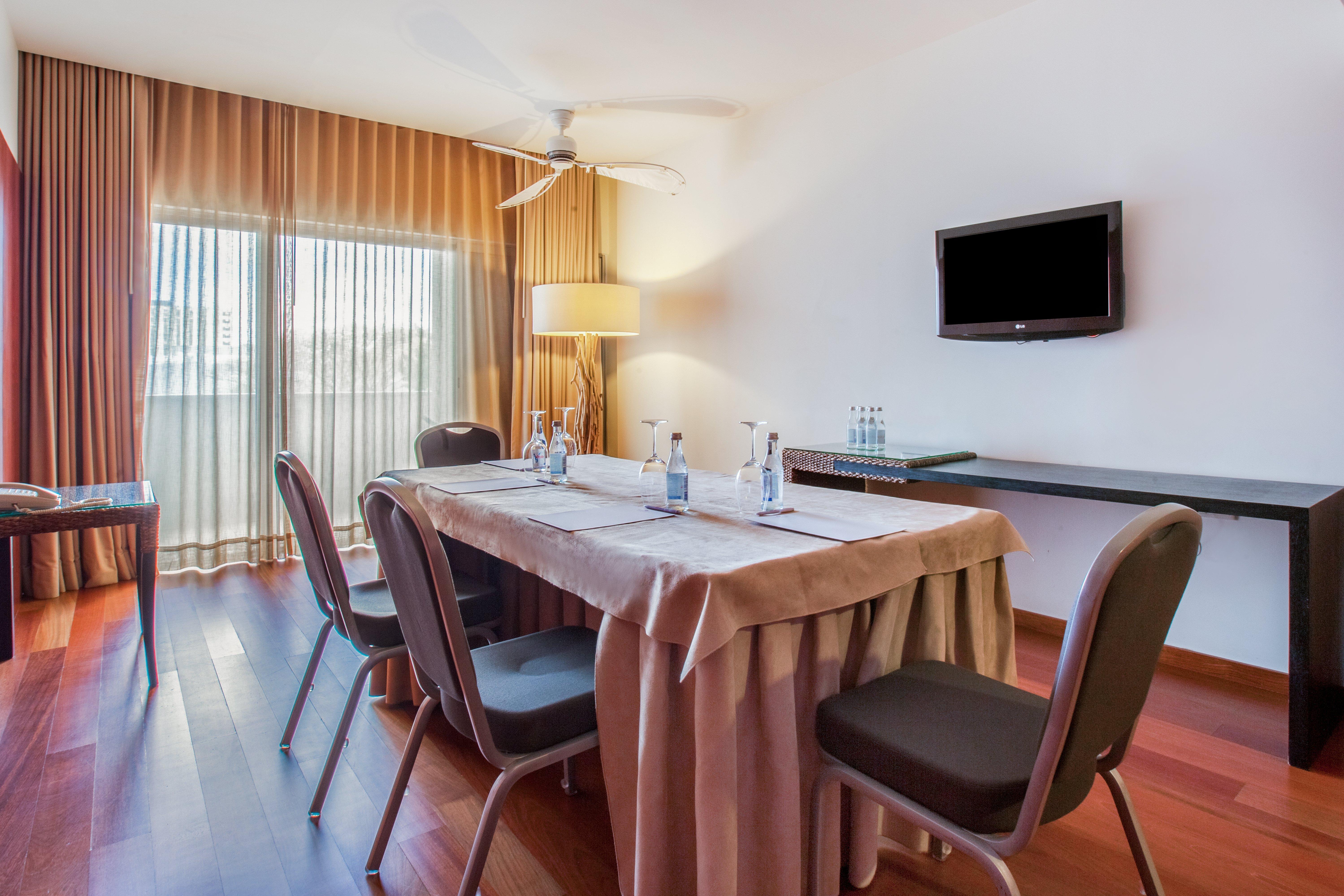 คราวน์ พลาซา วีลาโมวรา Hotel วิลาโมรา ภายนอก รูปภาพ Meeting room